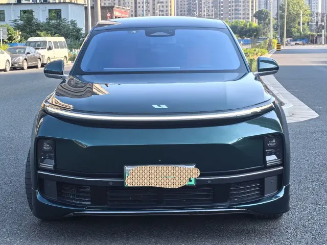 Li Auto Li L8 2023 Pro — Фото автомобиля 2