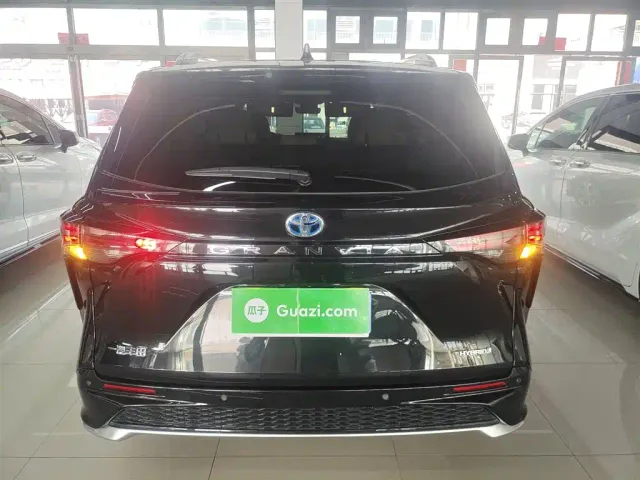 Toyota Granvia — Фото автомобиля 5