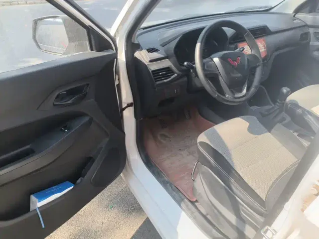 Wuling Hongguang — Фото автомобиля 12