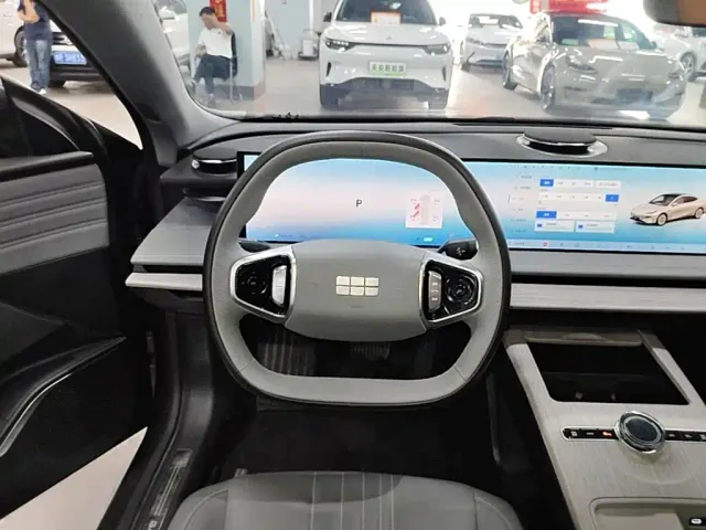 Geely Galaxy E8 — Фото автомобиля 10