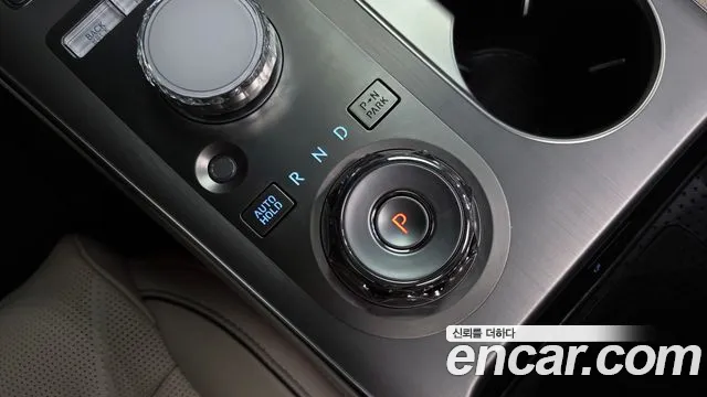 Genesis GV70 — Фото автомобиля 8