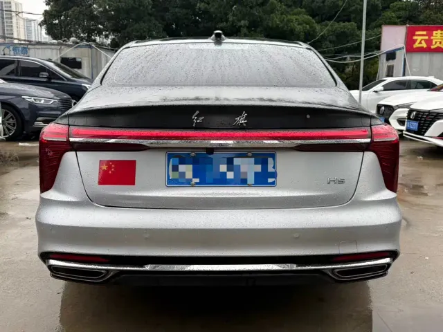 Hongqi H5 — Фото автомобиля 12