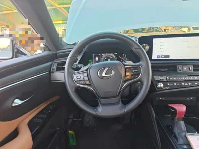 Lexus ES — Фото автомобиля 10