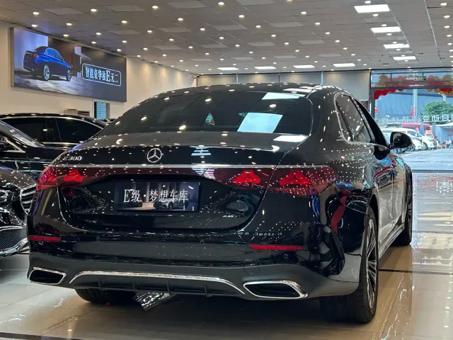 Mercedes-Benz E-Class — Фото автомобиля 6