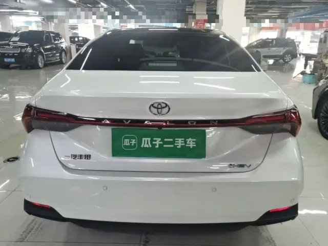 Toyota Avalon — Фото автомобиля 5