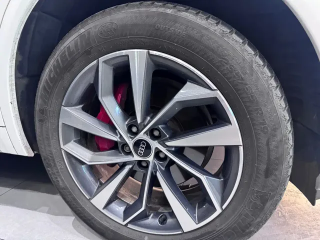 Audi Q5L — Фото автомобиля 16