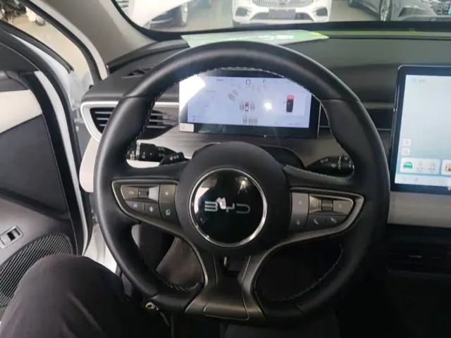 BYD Seal 05 DM-i — Фото автомобиля 10