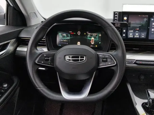 Geely Emgrand L — Фото автомобиля 15