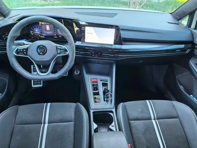 Volkswagen Golf — Фото автомобиля 18