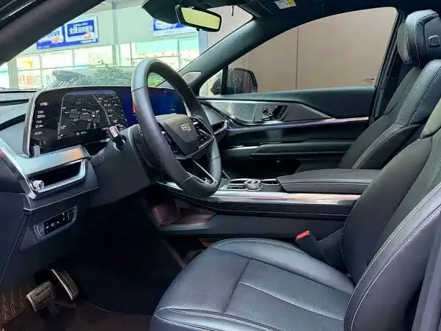 Cadillac XT5 — Фото автомобиля 7