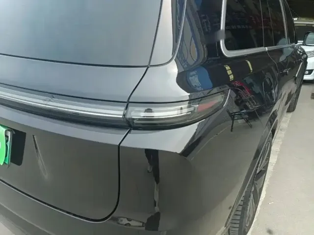 Li Auto L9 — Фото автомобиля 7
