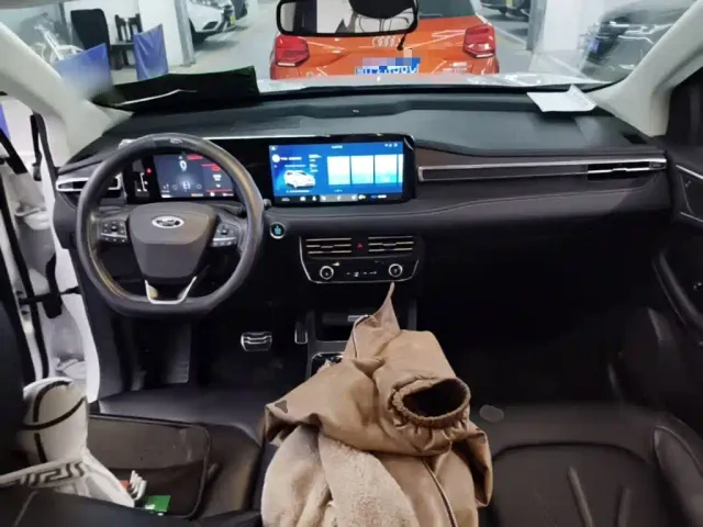 Ford Edge — Фото автомобиля 9