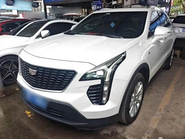 Фотография автомобиля — Cadillac XT4