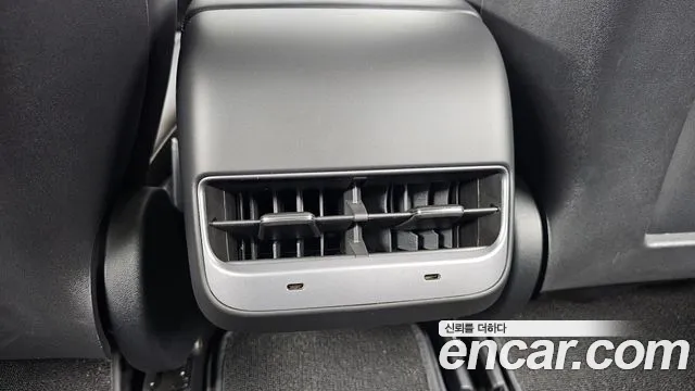 Tesla Model 3 — Фото автомобиля 27
