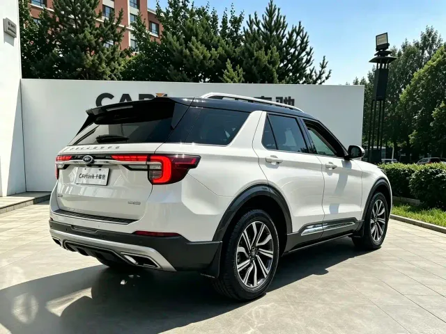 Ford Explorer — Фото автомобиля 6
