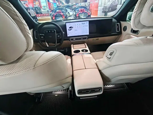 Li Auto L7 — Фото автомобиля 7
