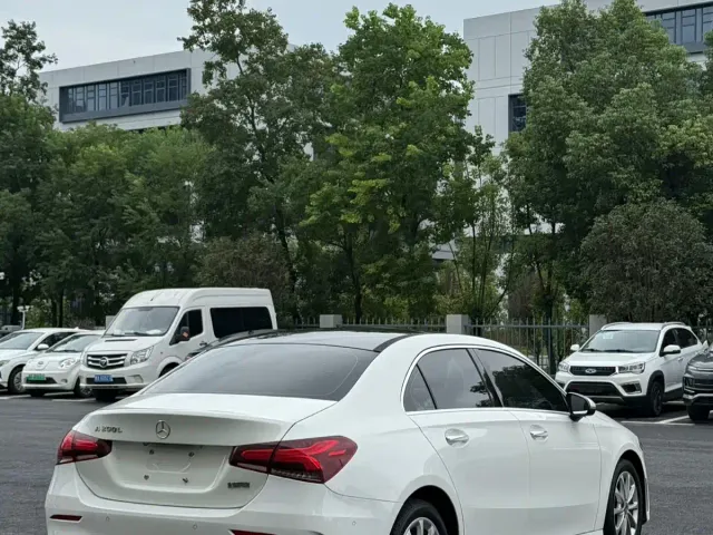 Mercedes-Benz A-Class — Фото автомобиля 12