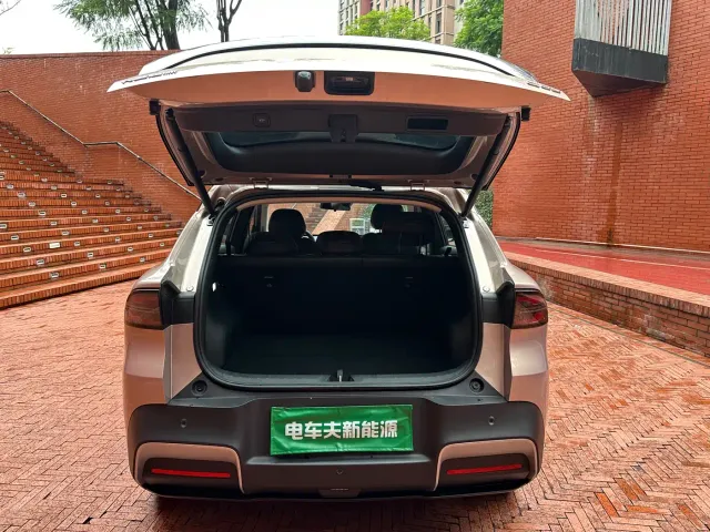 Changan Qiyuan Q05 — Фото автомобиля 8