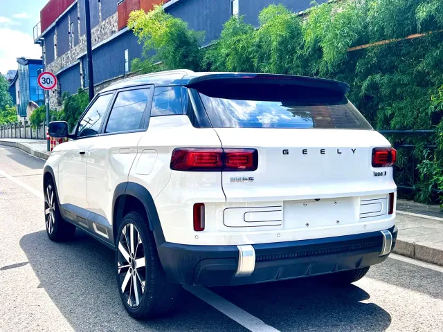 Geely ICON — Фото автомобиля 6