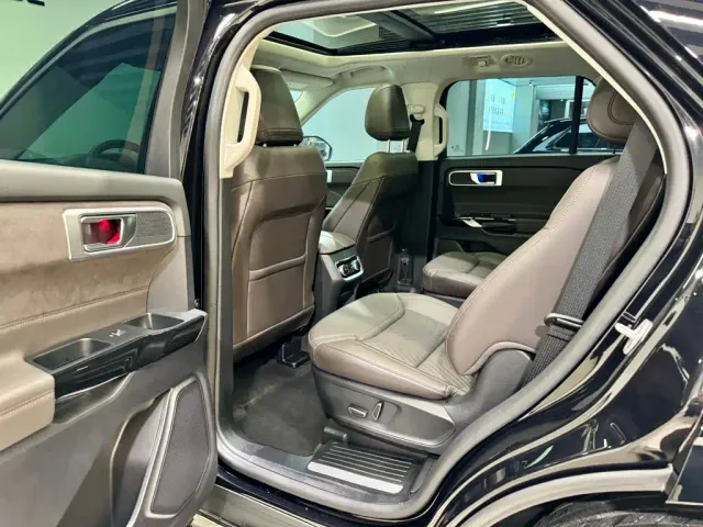 Ford Explorer — Фото автомобиля 25