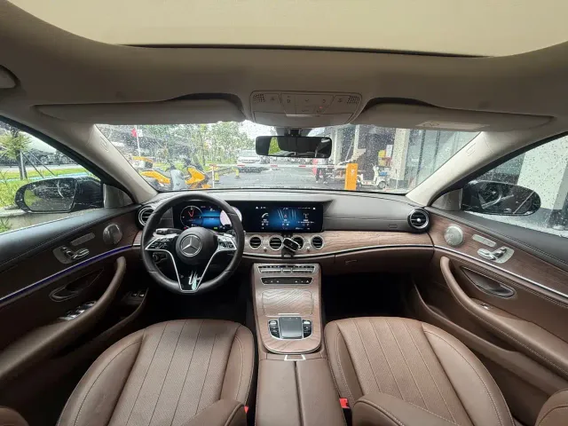 Mercedes-Benz E-Class — Фото автомобиля 8