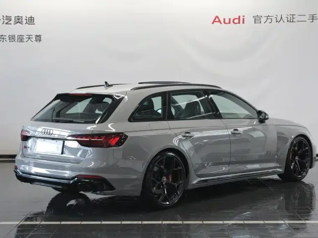 Audi RS 4 — Фото автомобиля 5