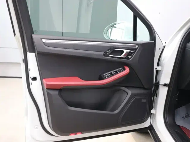 Porsche Macan — Фото автомобиля 10