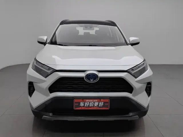 Toyota RAV4 — Фото автомобиля 3