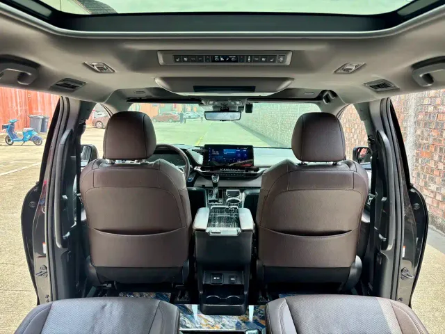 Toyota Granvia — Фото автомобиля 13