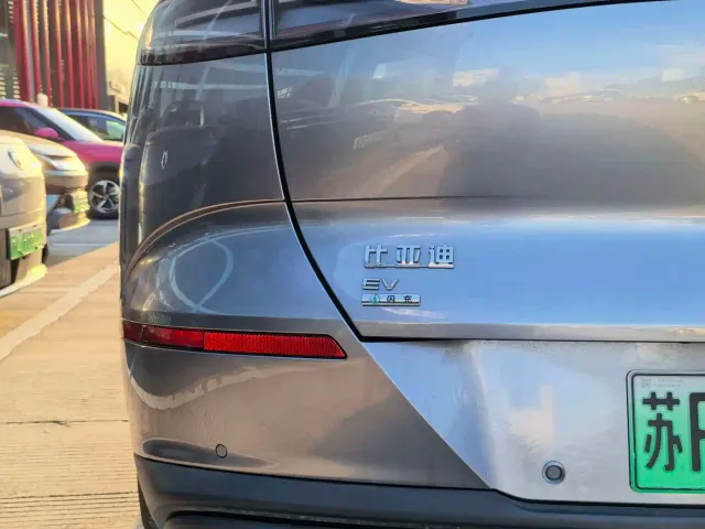 BYD Sealion 06 — Фото автомобиля 3