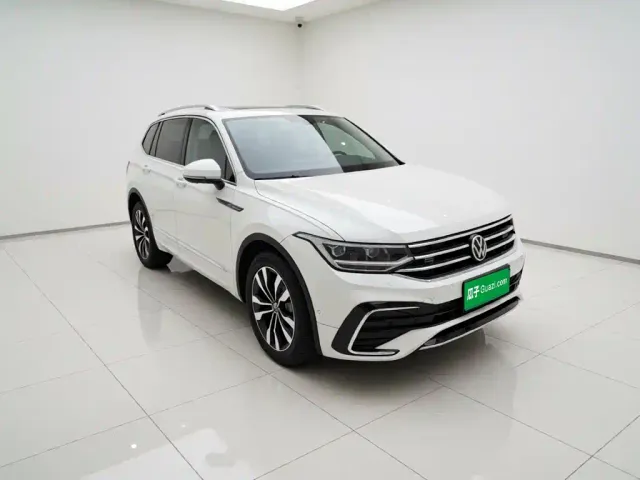Volkswagen Tiguan L — Фото автомобиля 3