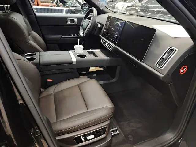 Li Auto L9 — Фото автомобиля 24