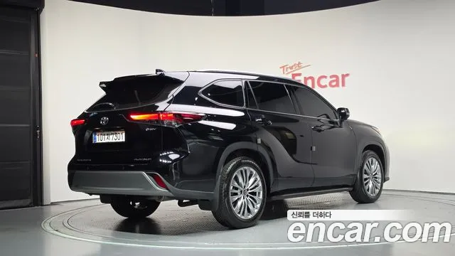 Toyota Highlander — Фото автомобиля 2