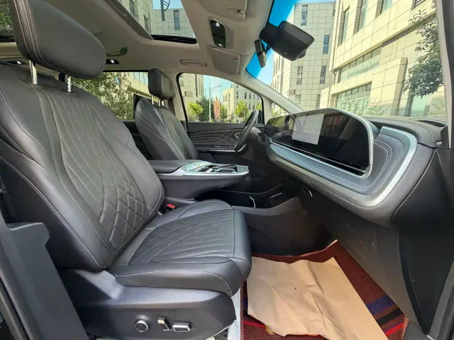 Maxus G90 — Фото автомобиля 23