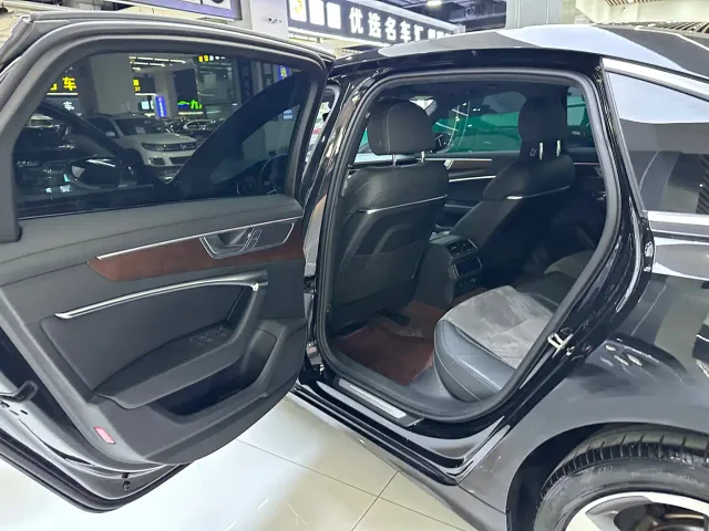 Audi A6L — Фото автомобиля 10