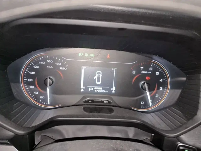 Wuling Jiachen — Фото автомобиля 7