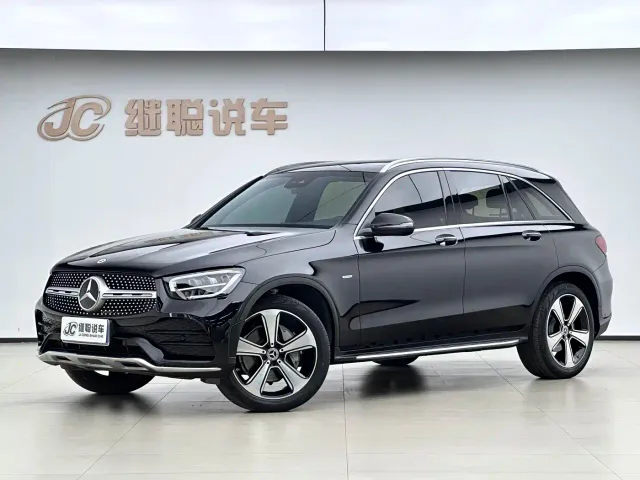 Фотография автомобиля — Mercedes-Benz GLC-Class
