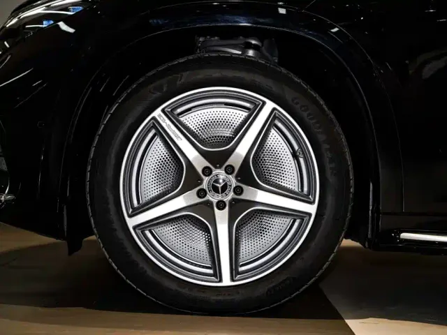Mercedes-Benz EQS SUV — Фото автомобиля 12