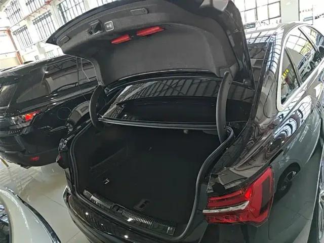 Audi A6L — Фото автомобиля 18