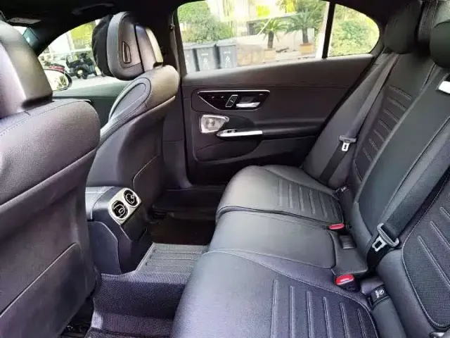 Mercedes-Benz C-Class — Фото автомобиля 8