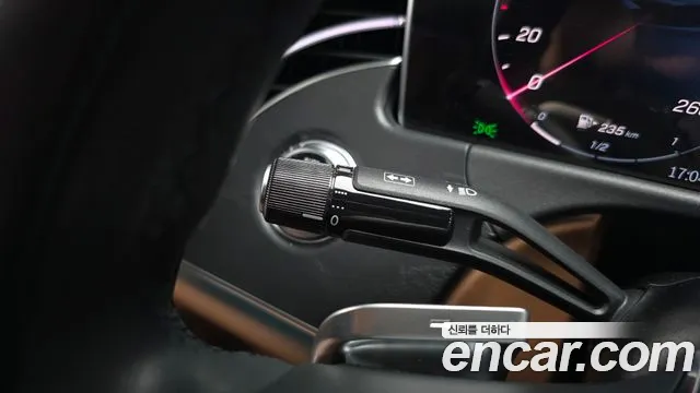 Mercedes-Benz E-Class — Фото автомобиля 27