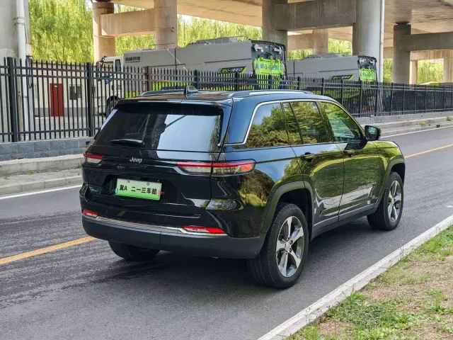 Jeep Grand Cherokee 4xe — Фото автомобиля 16