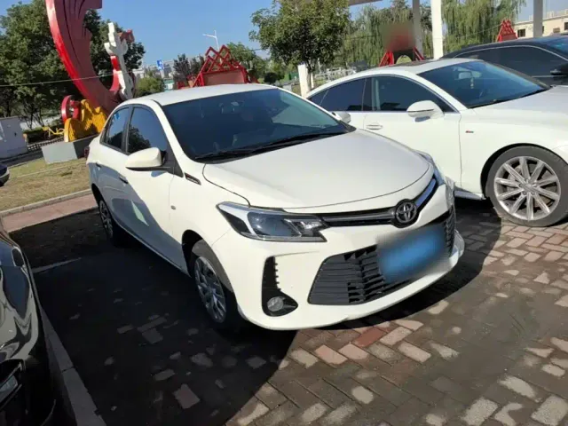 Toyota Vios — Фото автомобиля 3