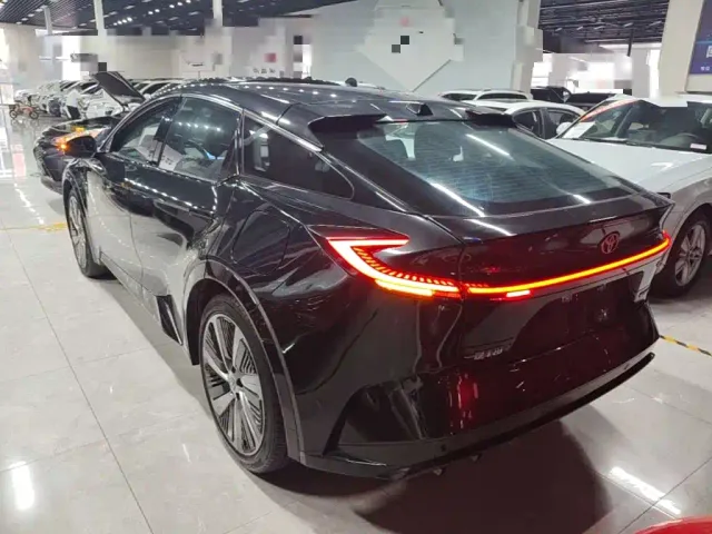 Toyota bZ5 — Фото автомобиля 4