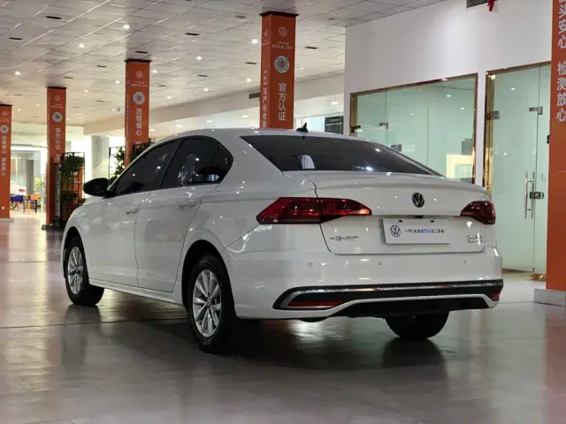 Volkswagen Bora — Фото автомобиля 18