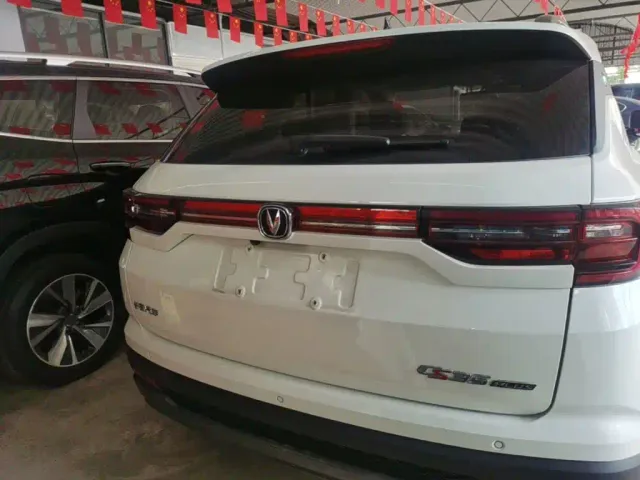 Changan CS35 Plus — Фото автомобиля 5