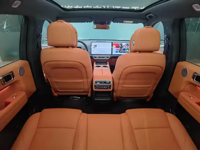 Li Auto L6 — Фото автомобиля 6