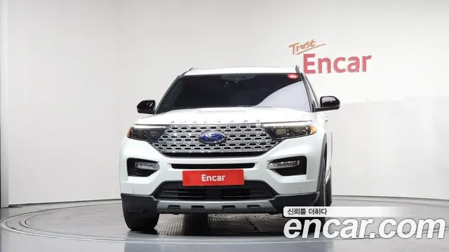 Ford Explorer — Фото автомобиля 3