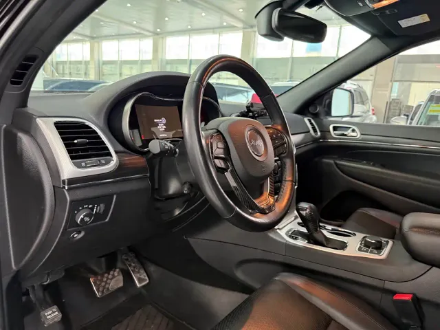 Jeep Grand Cherokee — Фото автомобиля 7