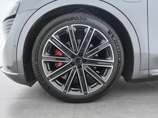 Zhijie Luxeed R7 2025 Extended Range 331km Ultra — Фото автомобиля 17